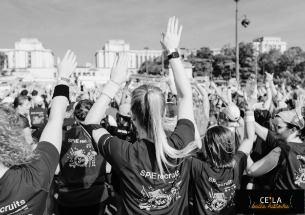 CELA BELLE HISTOIRE 2 Vous ne voyez pas cette magnifique photo d'une équipe enthousiaste